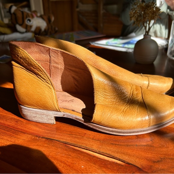 Free people Royale Flat, size 7, camel color. - Picture 2 of 4